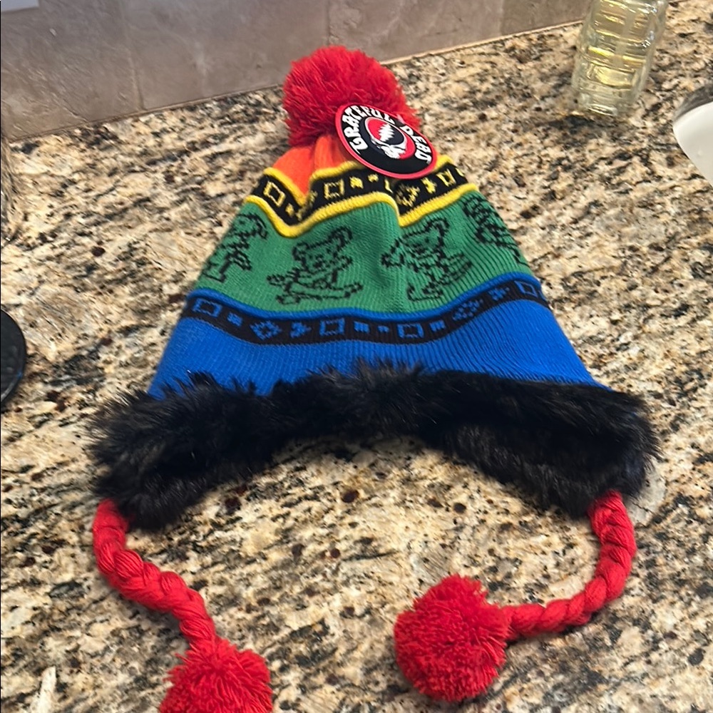 Grateful Dead winter hat with faux fur! NWT ⚡️❤️⚡️
